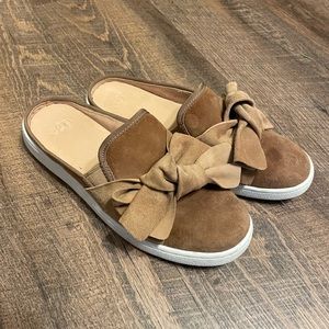 Ugg Brown Mules Slip-ons with Bow